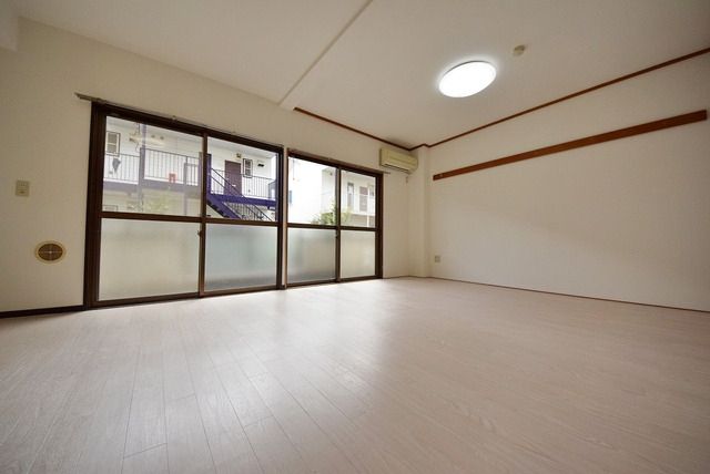 居室・リビング　別号室イメージです