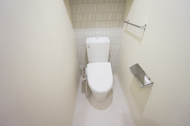 トイレ　温水洗浄暖房便座