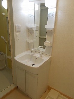 洗面設備　使いやすい洗面所です