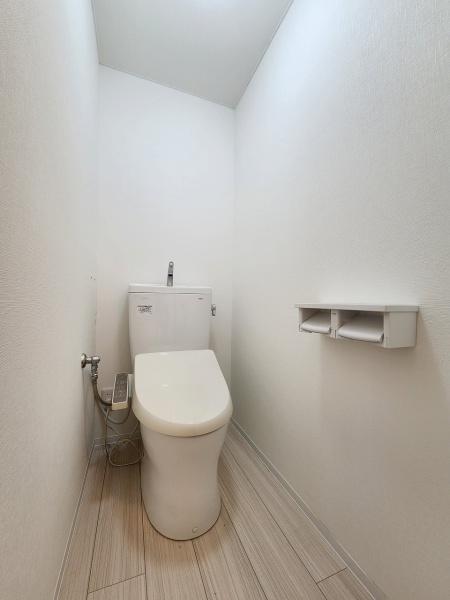 トイレ　シンプルなトイレ空間です