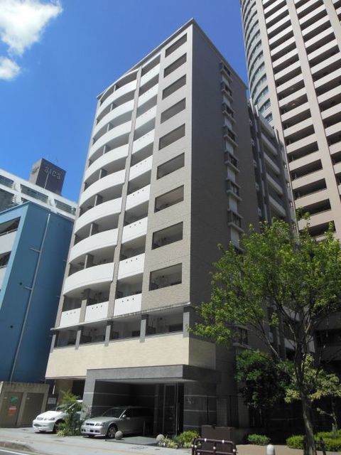 駐車場　建物外観