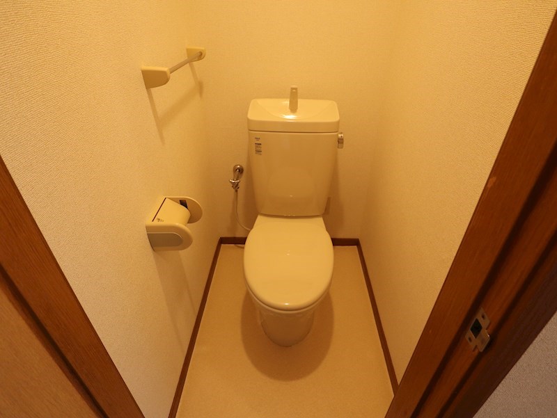 トイレ　※別号室の写真を使用中です※