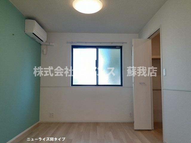 その他部屋・スペース　開放的な寝室です