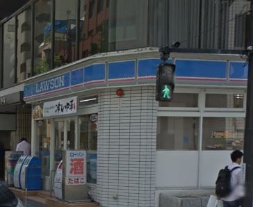 コンビニ　ローソン 赤坂六丁目店（コンビニ）まで82m