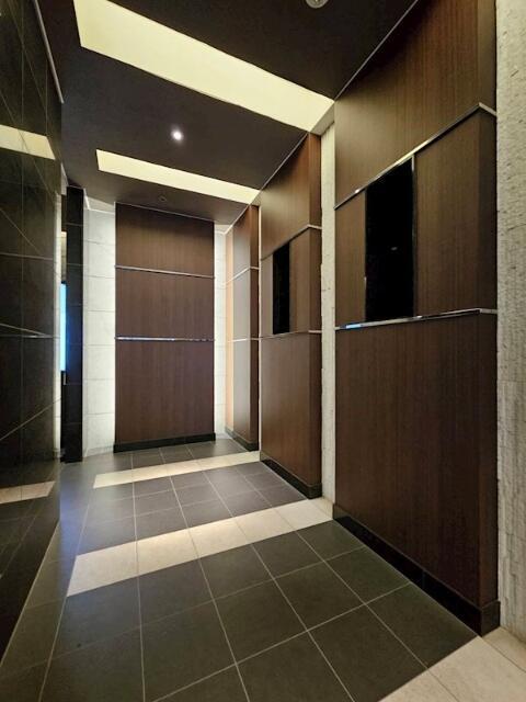 エントランス　建物の内部です