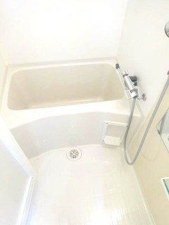 バス・シャワールーム　ゆったり過ごせるお風呂です