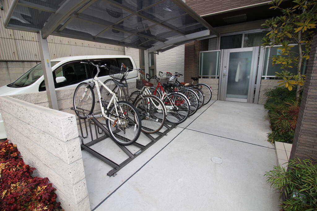 その他共有部分　駐輪場：画像は同社類似物件の写真