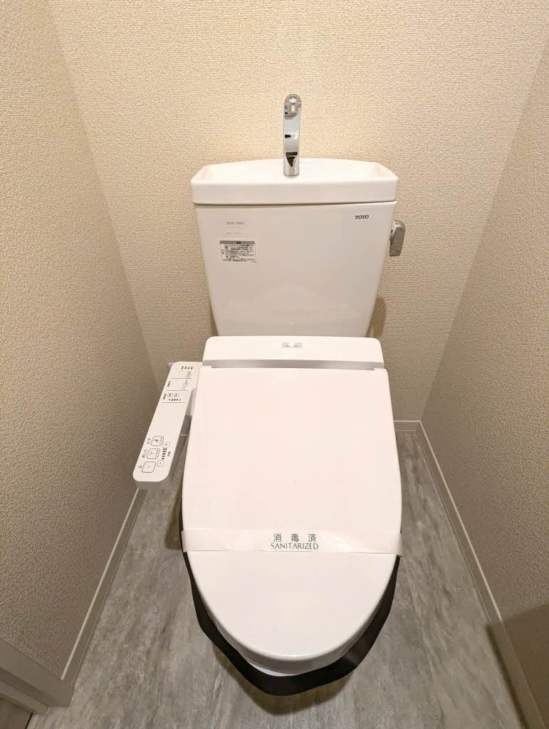 トイレ　トイレ：別号室の写真