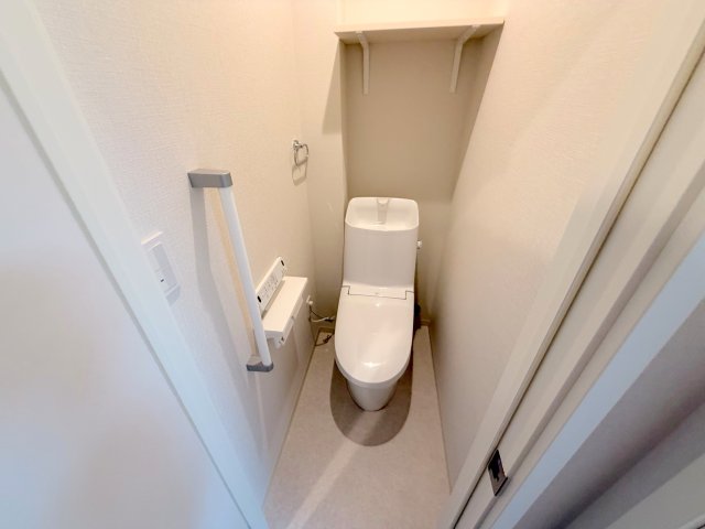 トイレ　綺麗なトイレにはウォシュレット標準装備です。