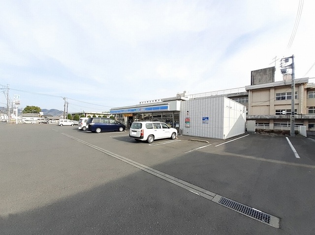 コンビニ　ローソンみどり市大間々町店（コンビニ）まで310m