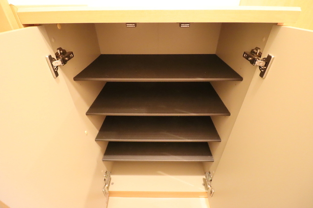 収納　シューズボックス