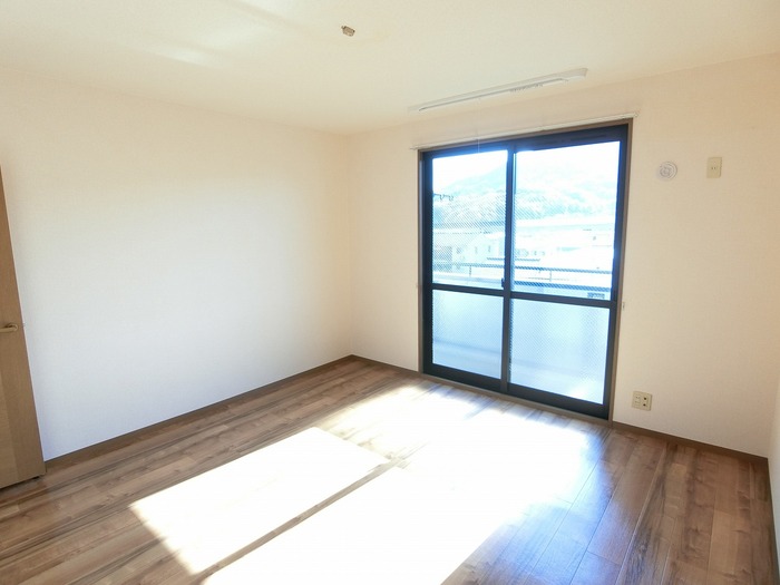 居室・リビング　※写真は別部屋の物です。内装などは現況優先となります。