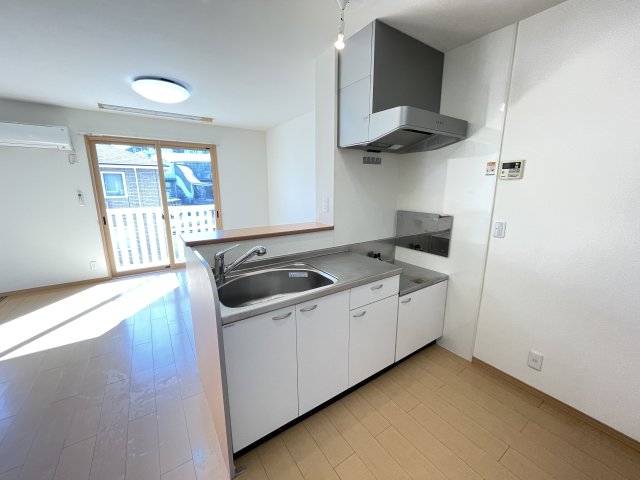 キッチン　コンパクトなキッチンで掃除もラクラク