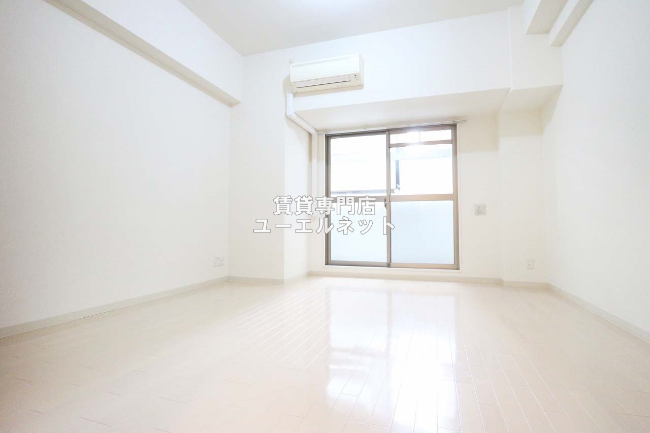 居室・リビング　ゆったりとくつろげる、落ち着きのある居室空間です