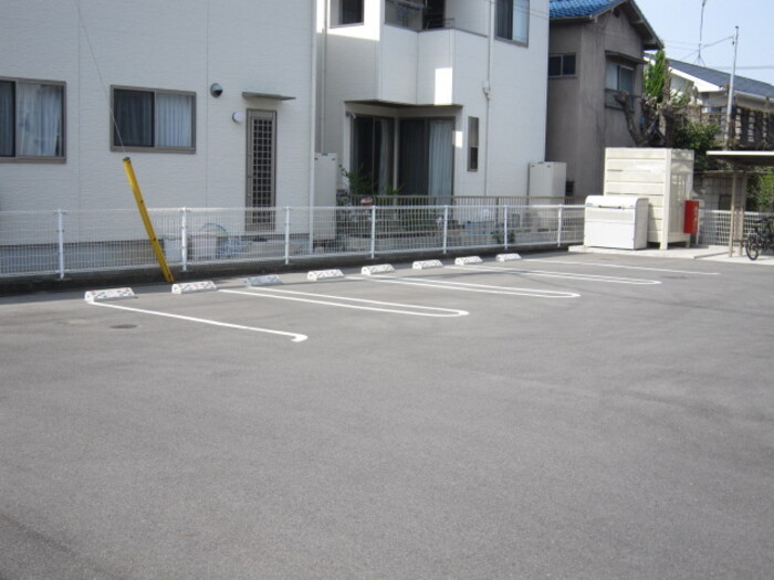 駐車場　駐車場