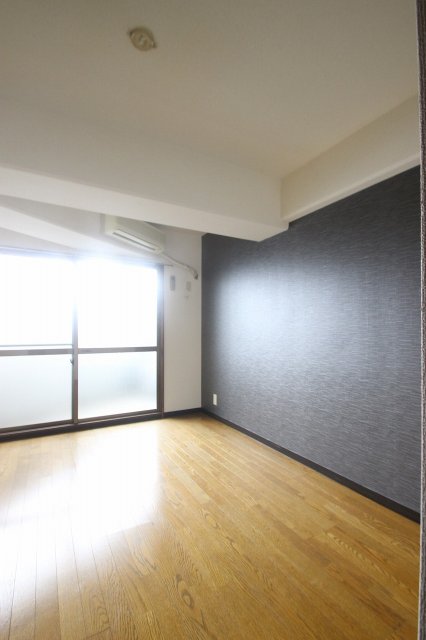 居室・リビング　別号室の写真です