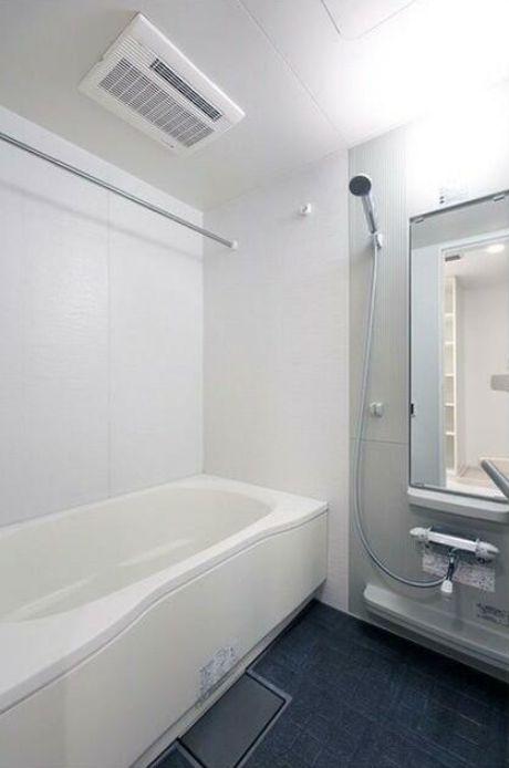 バス・シャワールーム　※別部屋写真参照