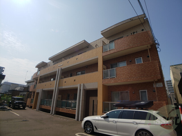 建物外観　札幌市北区北２０条西「プリムローズ」