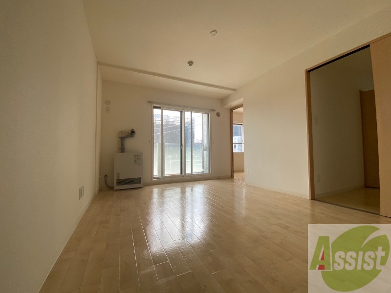 居室・リビング　広くてキレイなお部屋が広がっていて、充実した生活が送れそう。