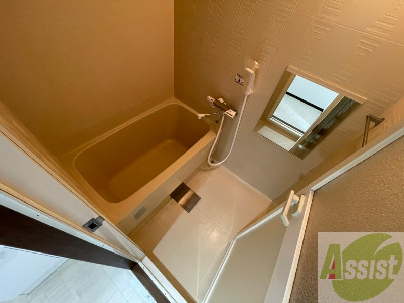 バス・シャワールーム　バスルームはこちらです。広々としてゆったり休めます。