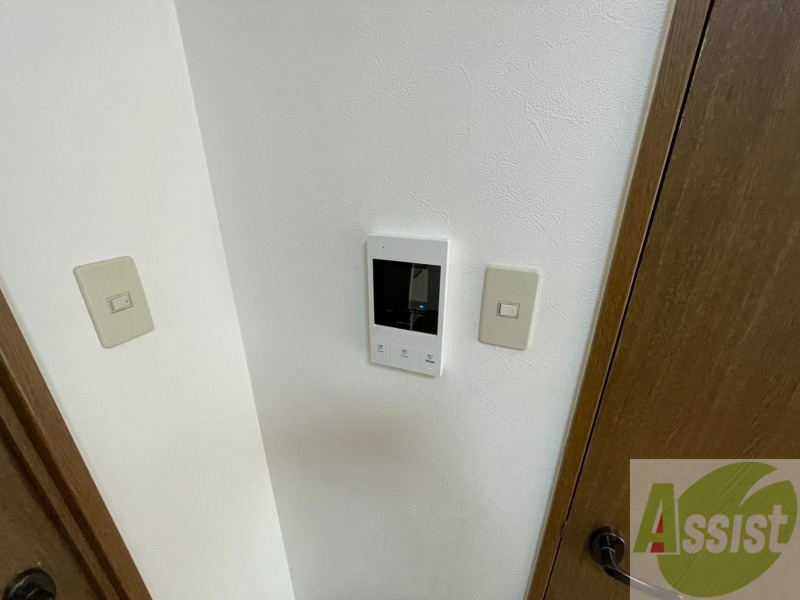 セキュリティ　モニターホンなので来客様の顔が見れます。安心ですね！