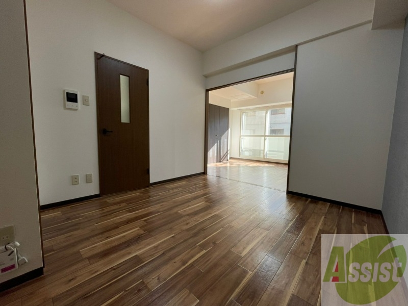 居室・リビング　６帖のダイニングキッチン。ご飯を食べるお部屋ですね。