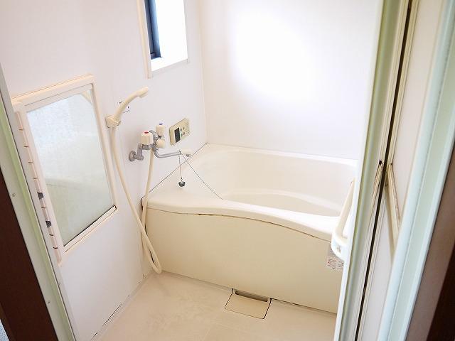 バス・シャワールーム　きれいなお風呂です