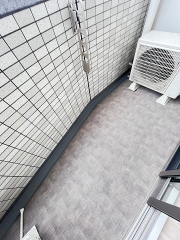 バルコニー　バルコニーからの眺めを楽しみながら食事をしませんか