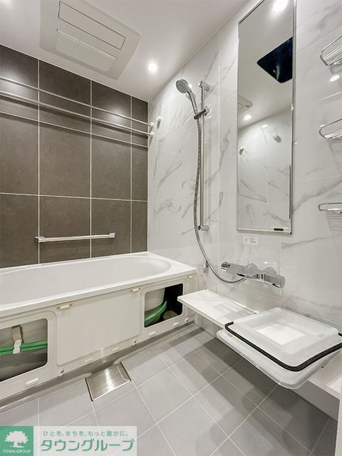 バス・シャワールーム　※写真は同タイプ住戸です。