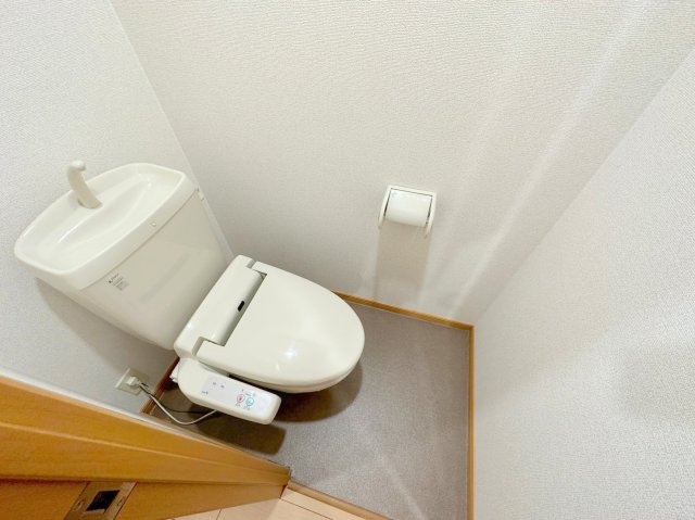 トイレ　綺麗なトイレにはウォシュレット標準装備です。