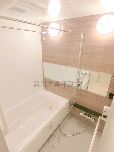 バス・シャワールーム　追焚と浴室暖房乾燥機付きのバスルーム　お風呂