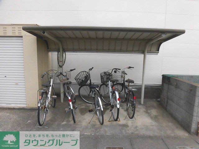 その他　屋根付き駐輪場