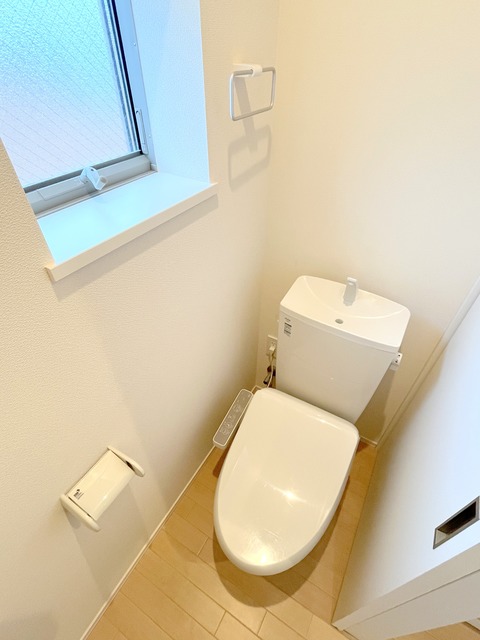 トイレ　★※別室の参考写真です★