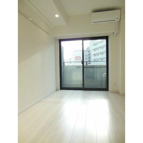 居室・リビング　白基調のお部屋♪