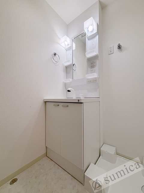 洗面設備　同施工の参考写真です