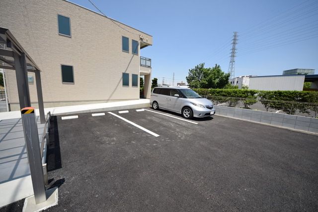 駐車場　敷地内駐車場