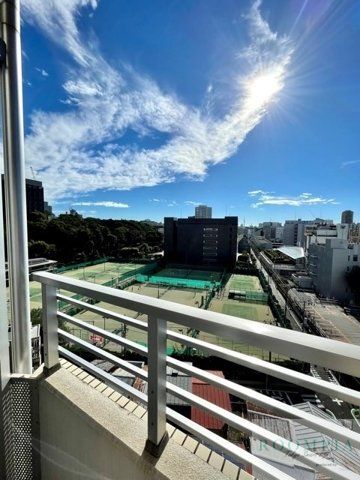バルコニー　※同タイプの別のお部屋です。