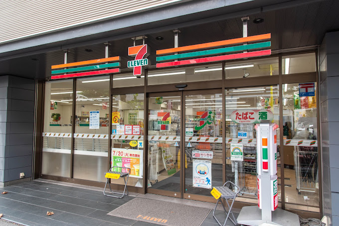 コンビニ　セブンイレブン　赤坂8丁目店（コンビニ）まで324m