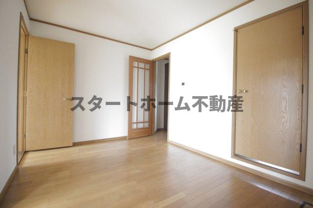 居室・リビング　こちらのリビングで趣味の時間をお楽しみください