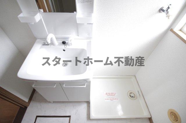 洗面設備　コンパクトで使いやすい洗面所