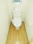トイレ　温水洗浄便座新設！トイレに窓あります
