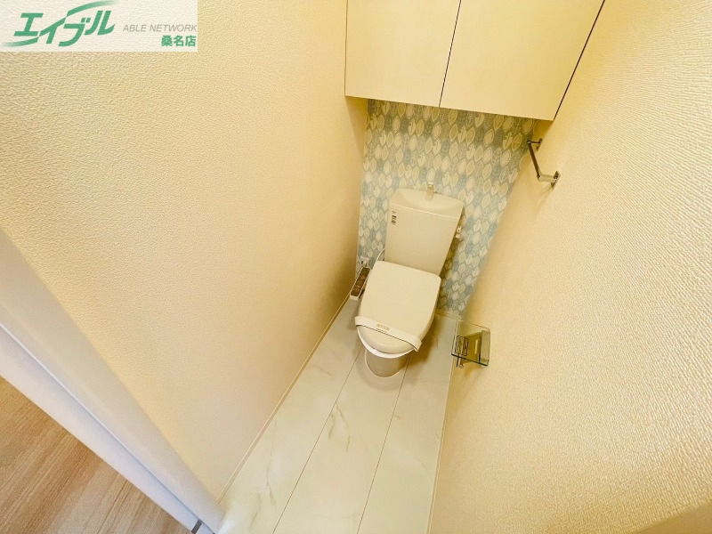 トイレ　同物件別部屋写真