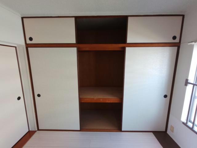 収納　押入