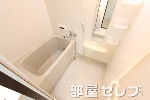 バス・シャワールーム　綺麗なバスルームです。