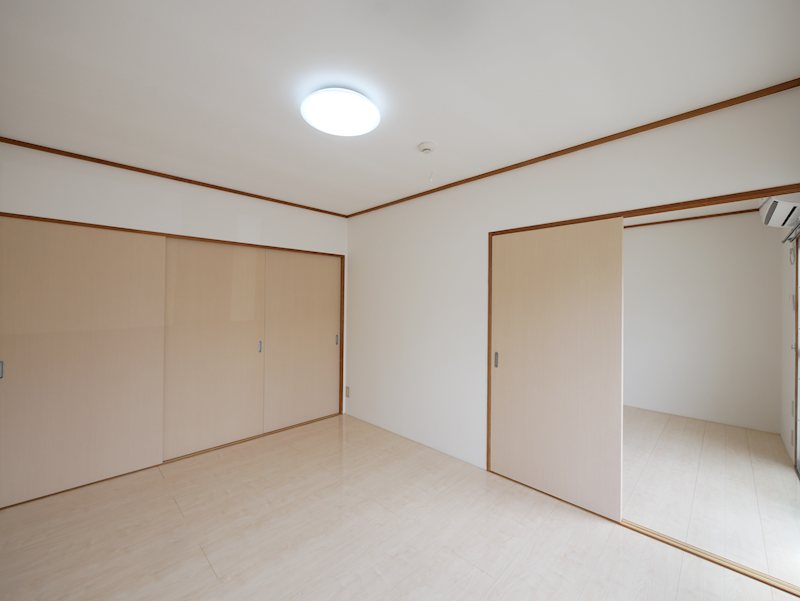 その他　西側洋室６帖