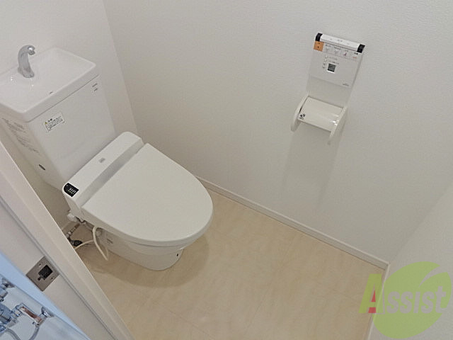 トイレ　広いのもウォシュレットがついてるのもうれしいですよね～
