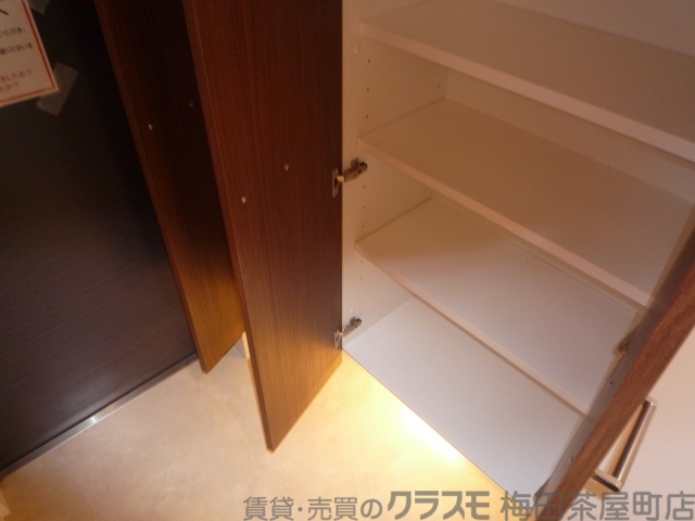 収納　シューズボックス