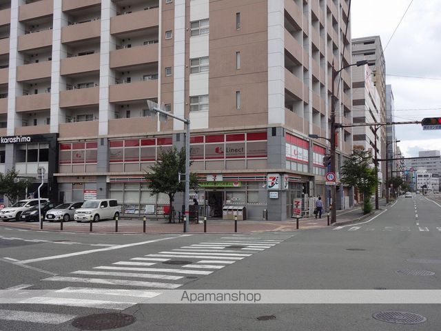 コンビニ　セブンイレブン（コンビニ）まで851m