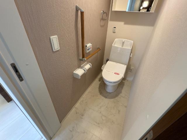 トイレ　シャワー付トイレ