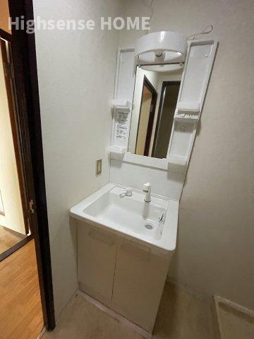 洗面設備　コンパクトで使いやすい洗面所